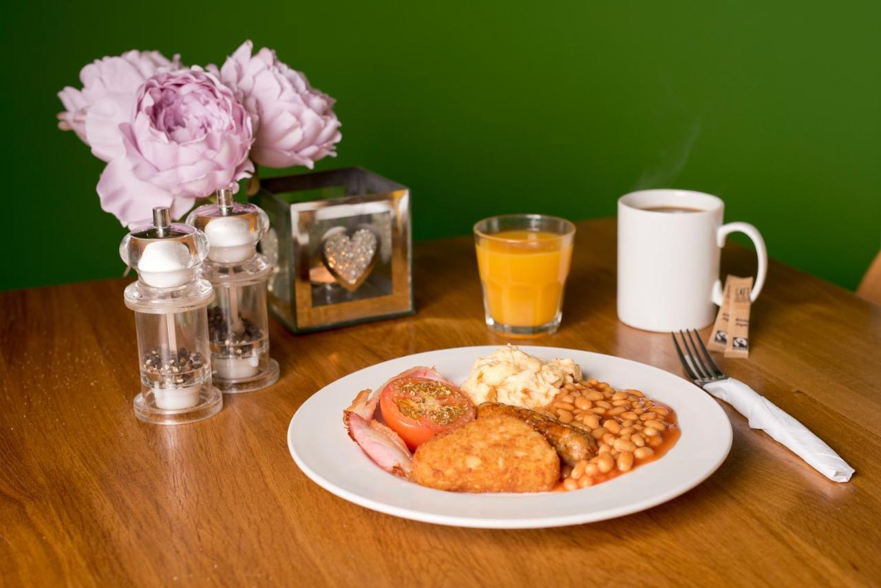 Yha Stratford-Upon-Avon Hostel Bagian luar foto
