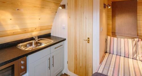 Yha Stratford-Upon-Avon Hostel Bagian luar foto